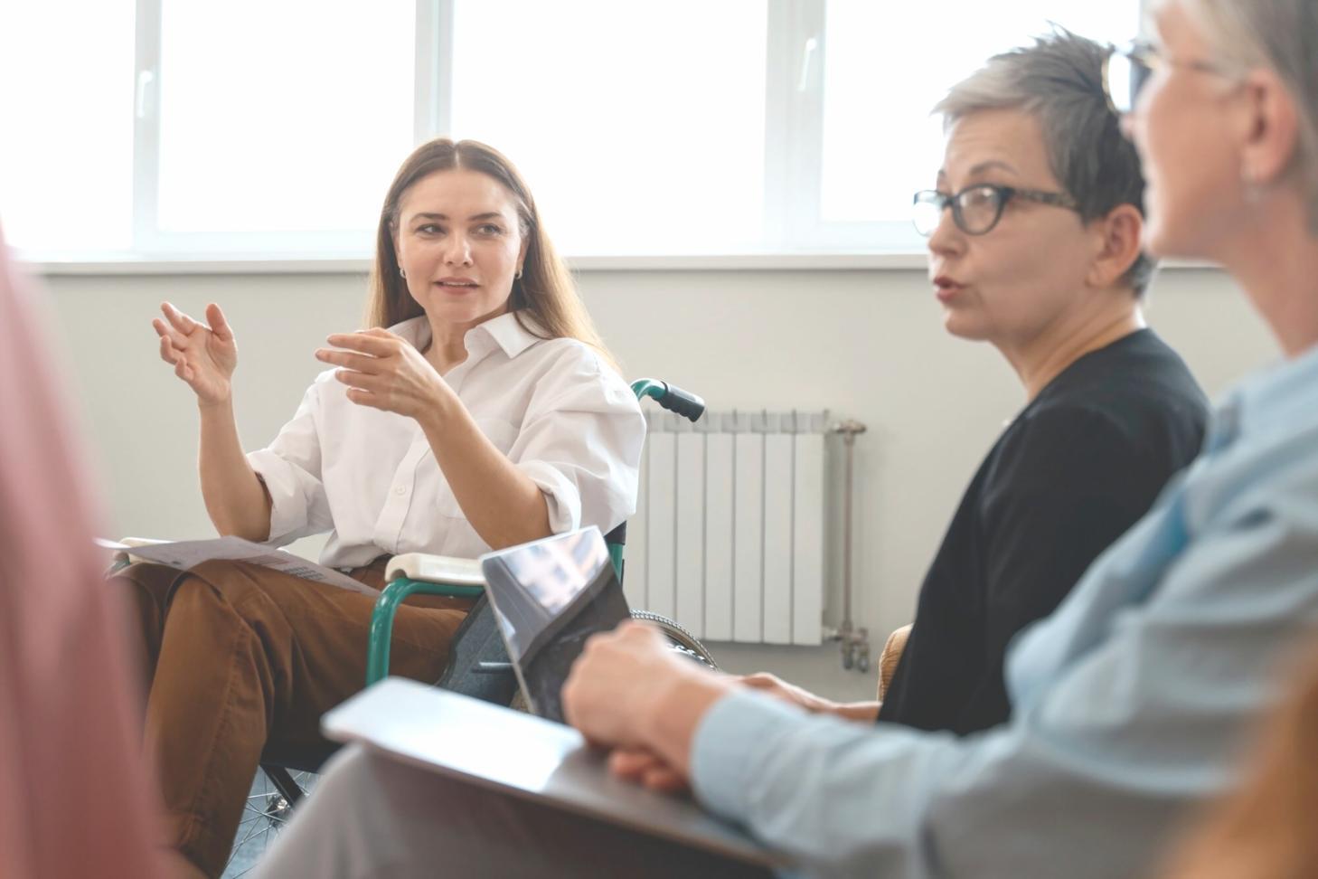 Análisis de mercado con gráficos de largo plazo y tendencias estructurales